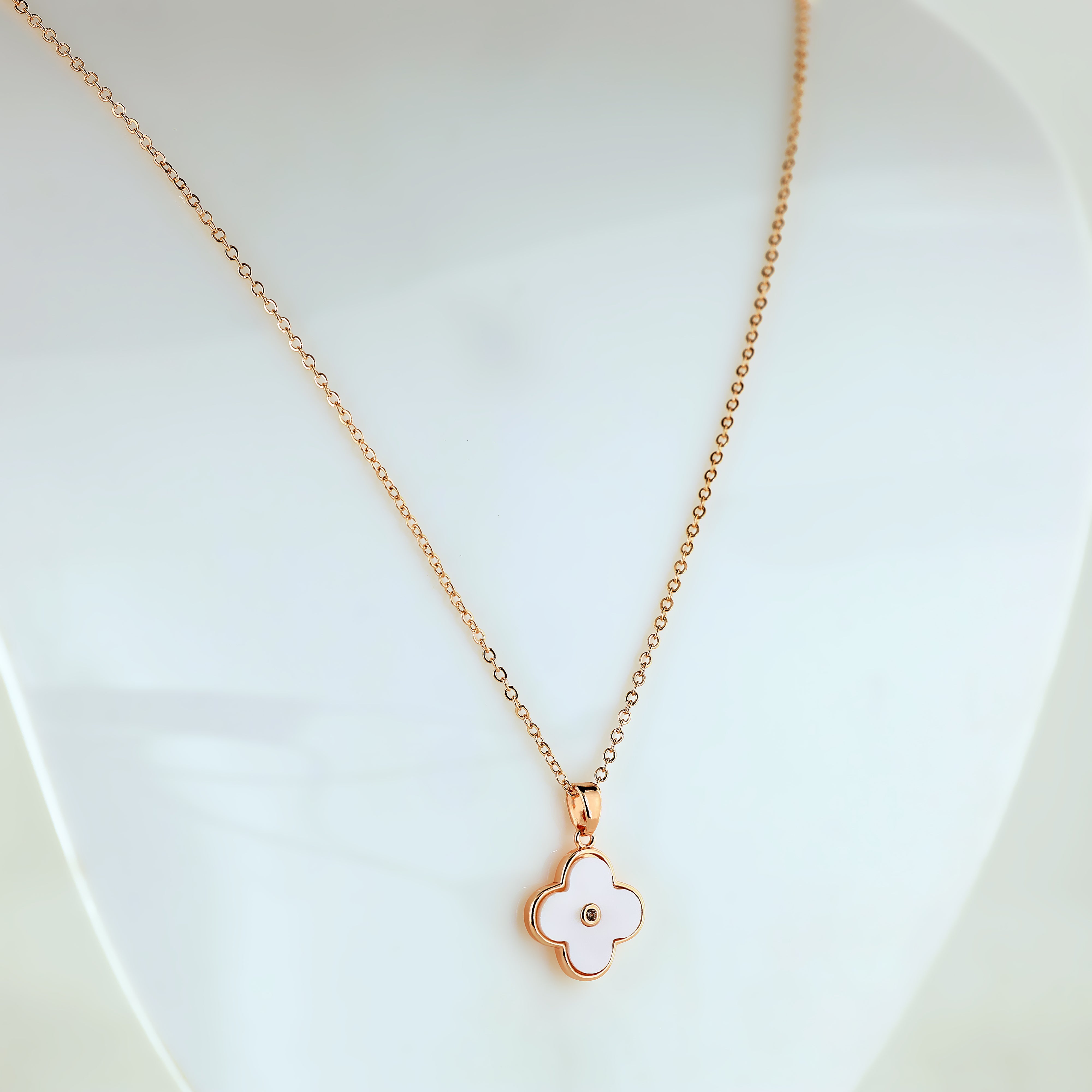 Stylish Rose Gold Plated Clover Pendant Necklace for Women