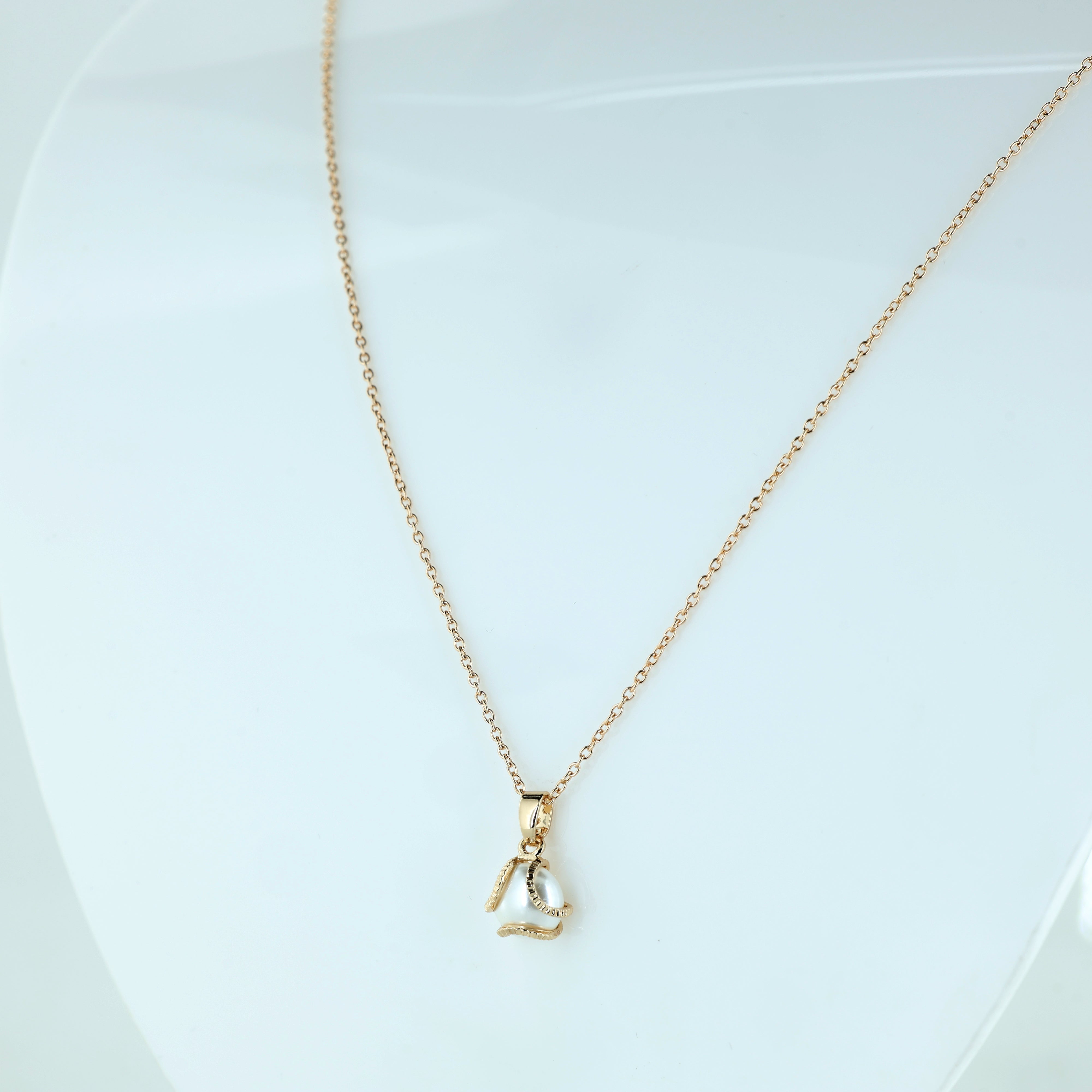 Minimalist Pearl Drop Pendant Chain for Women