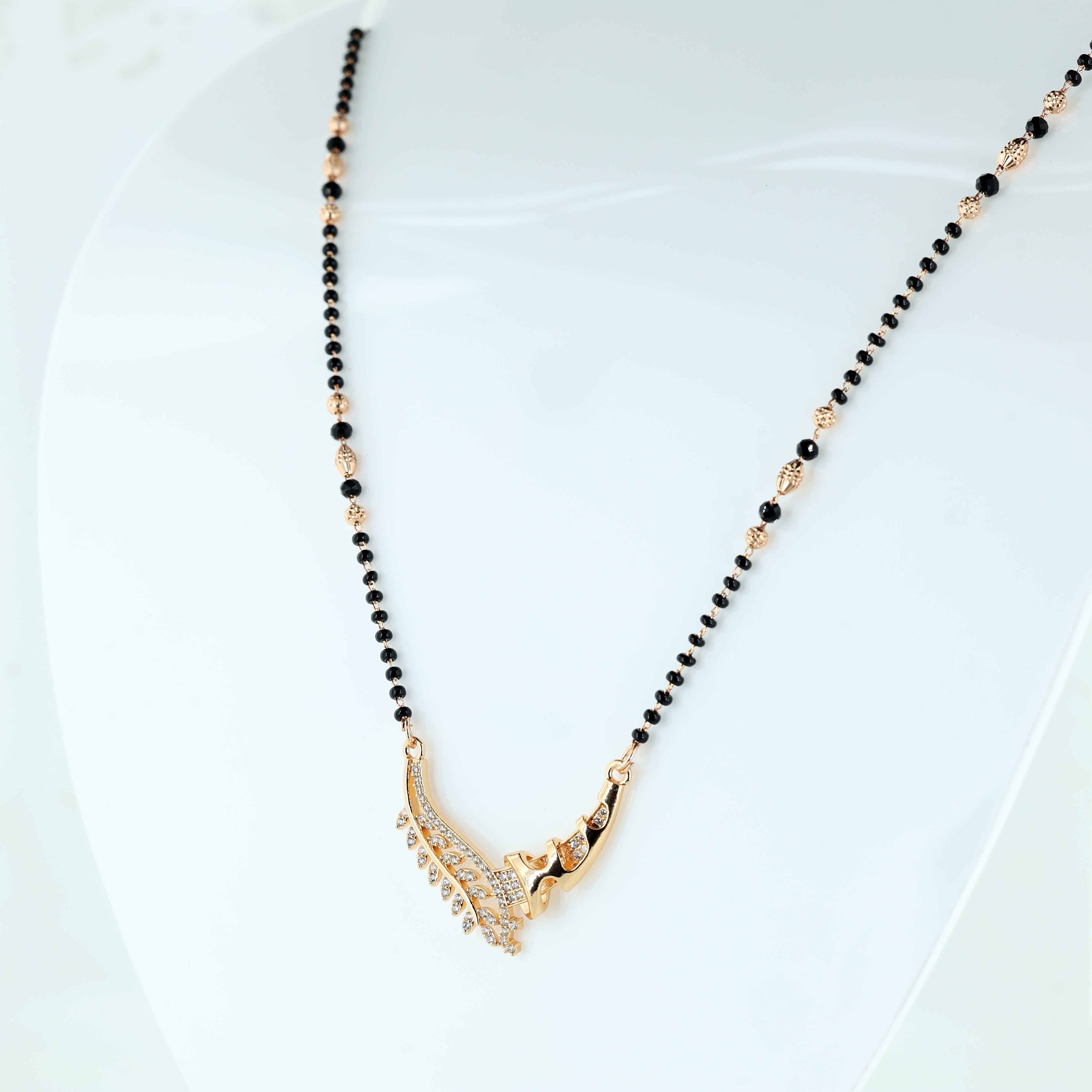 Elegant Leaf Curve Mangalsutra