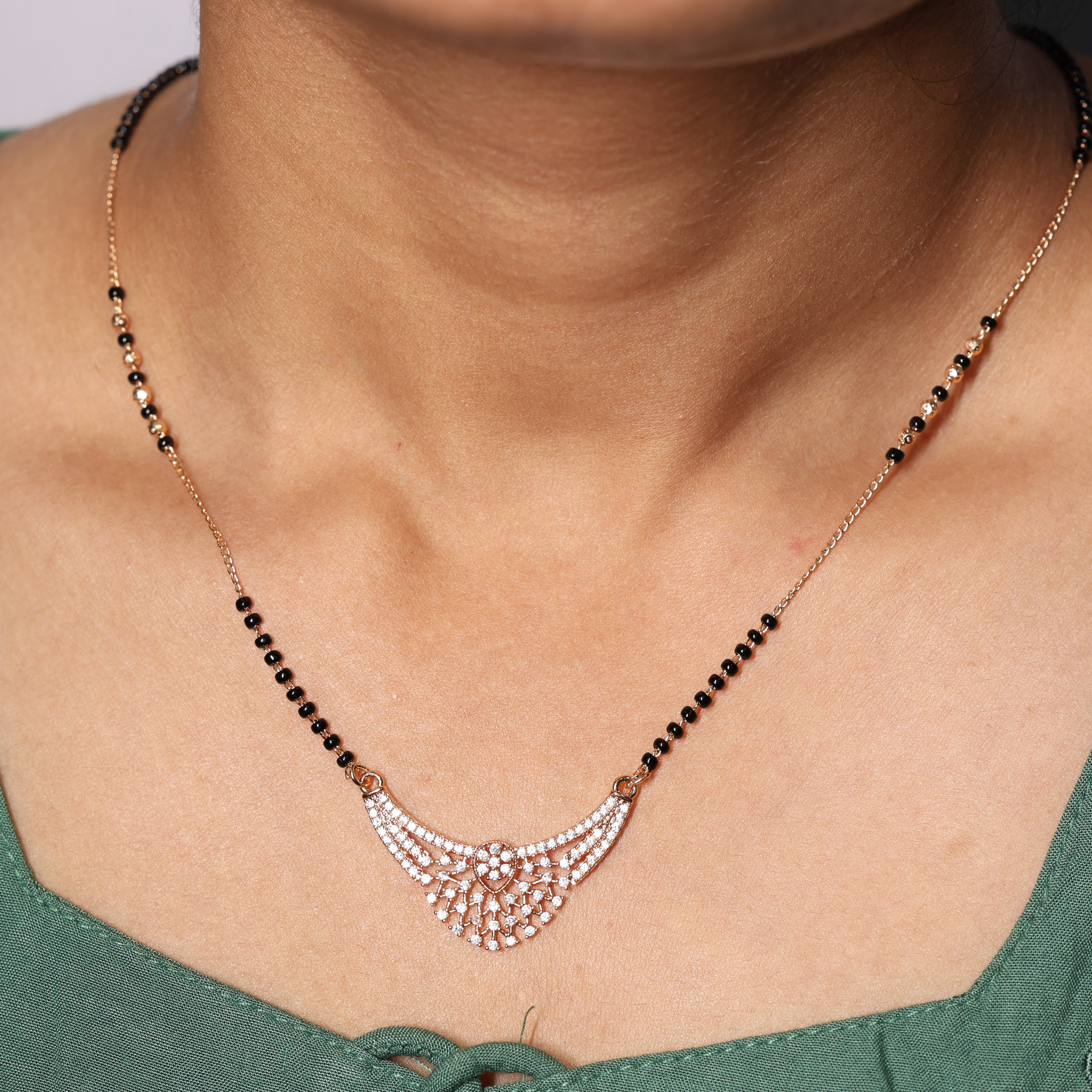 Radiant Lattice Fan Mangalsutra