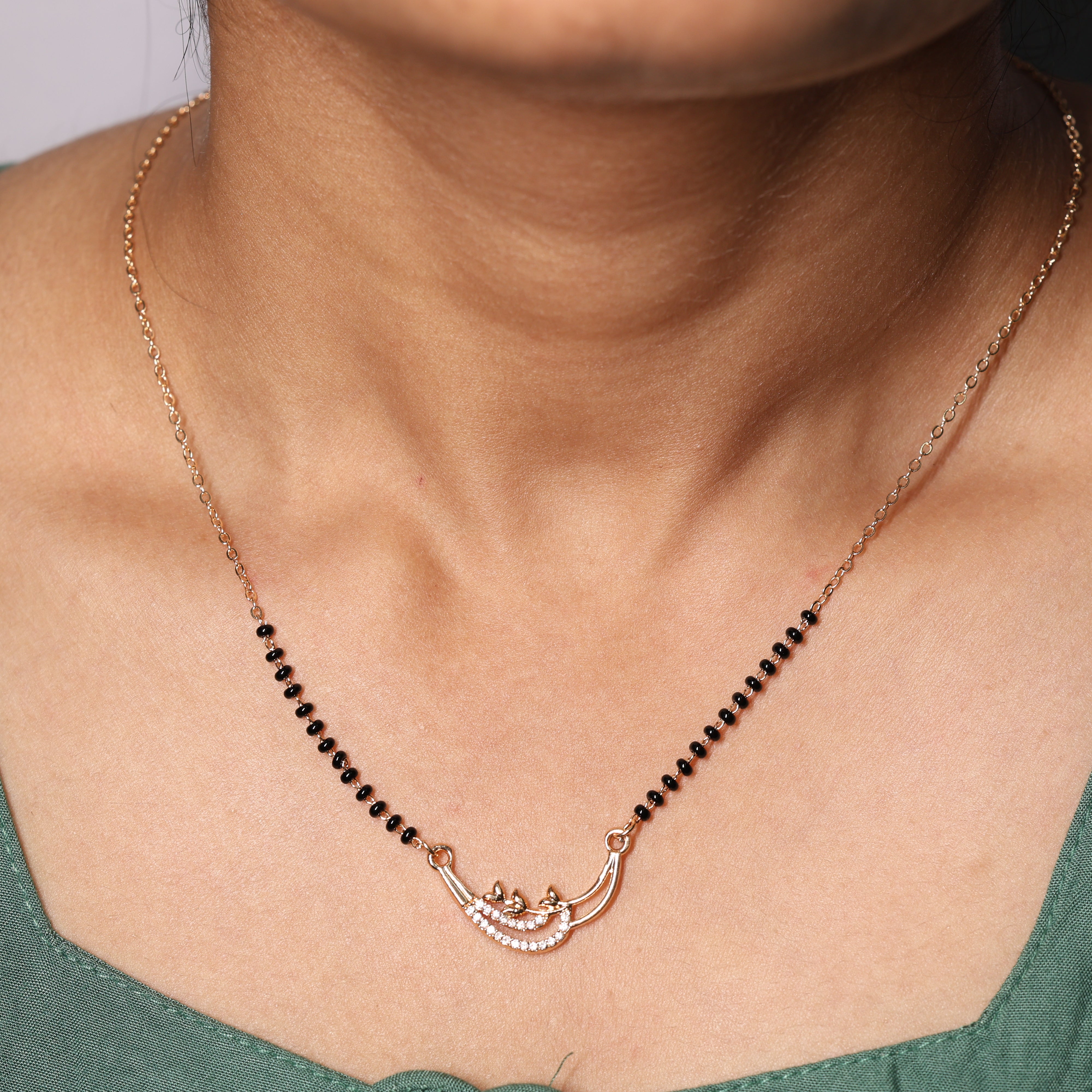 Minimalist Curved Leaf Mangalsutra