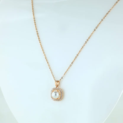 Elegant Rose Gold Pearl Necklace for Women