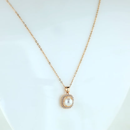 Elegant Rose Gold Pearl Necklace for Women