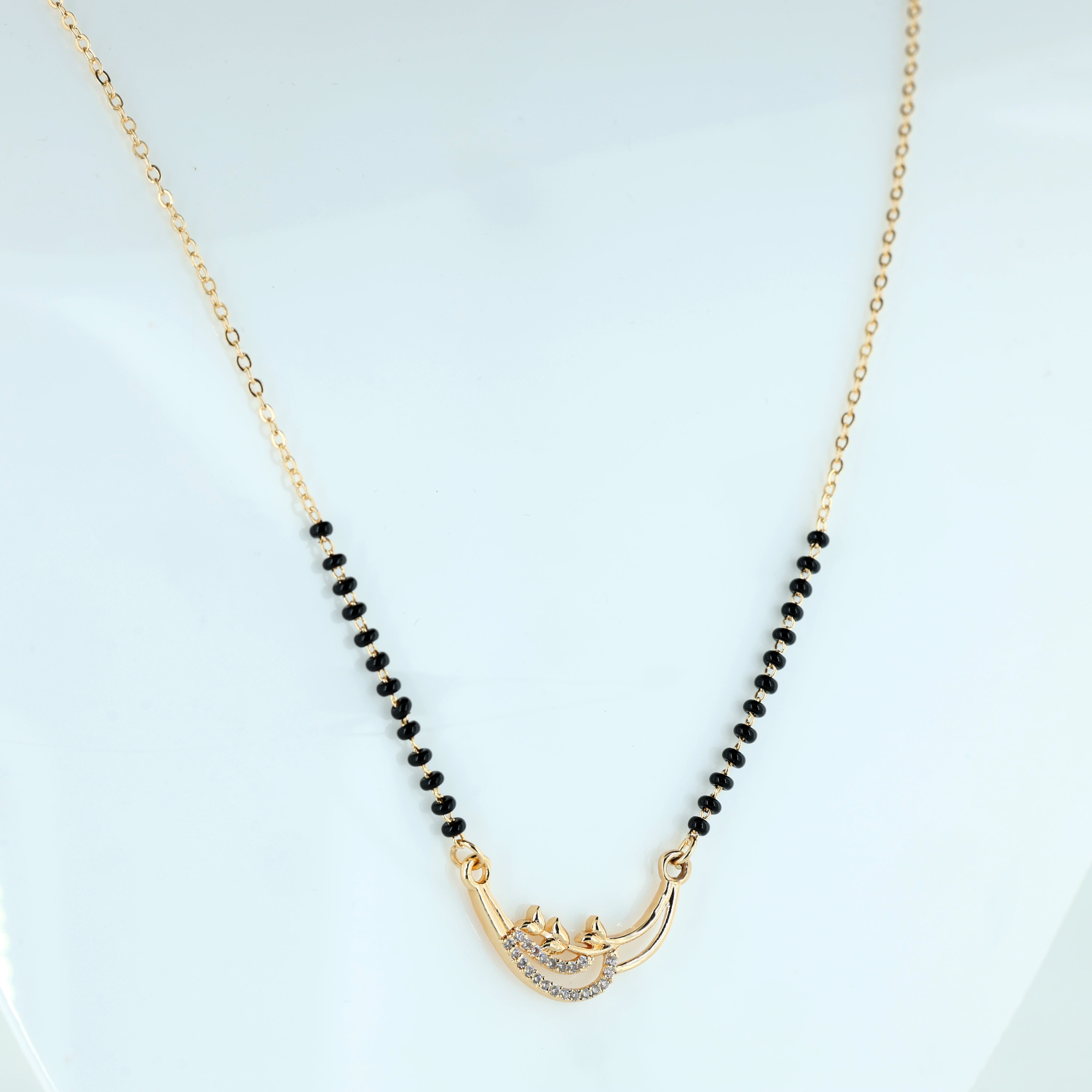 Minimalist Curved Leaf Mangalsutra