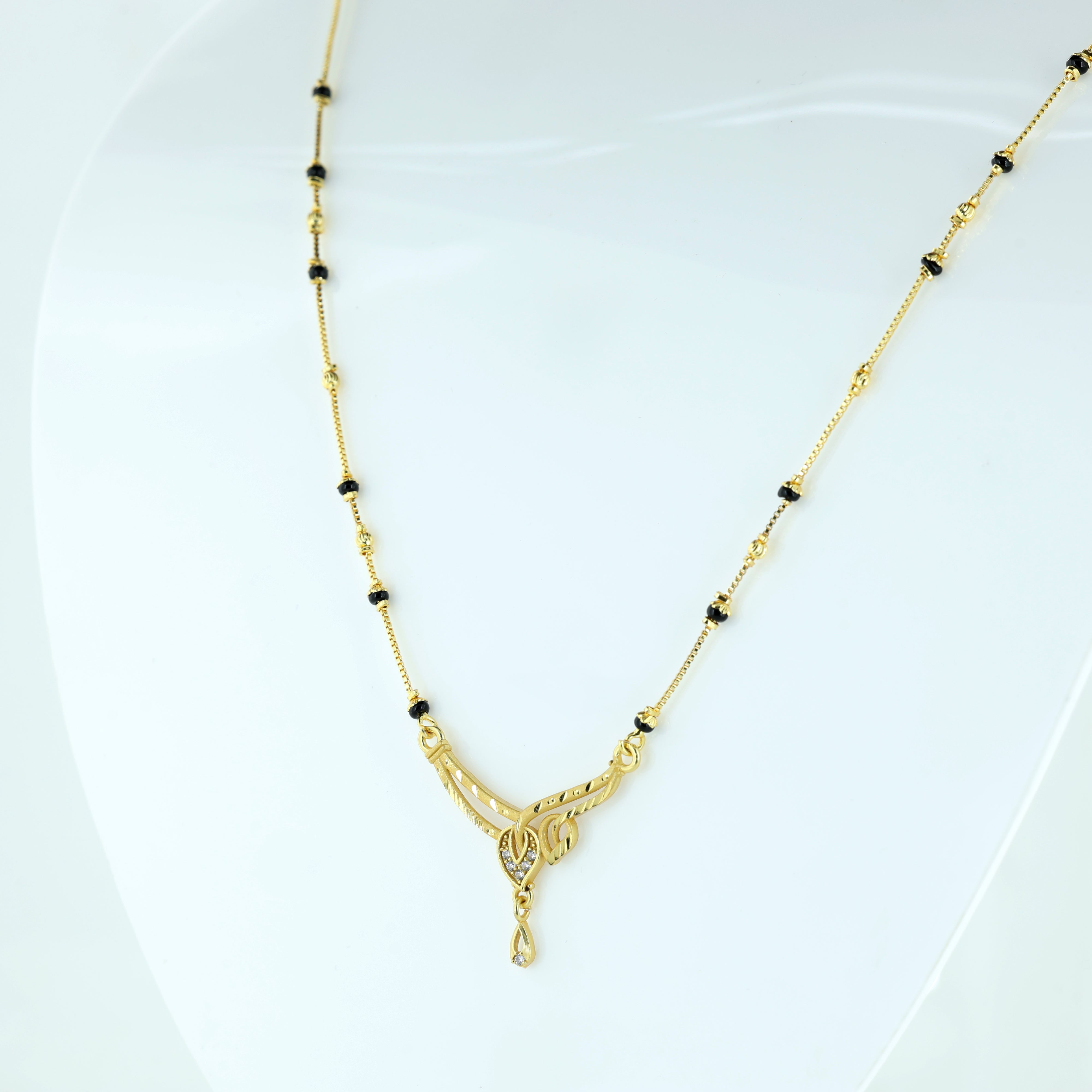 Sculpted Leaf Mangalsutra