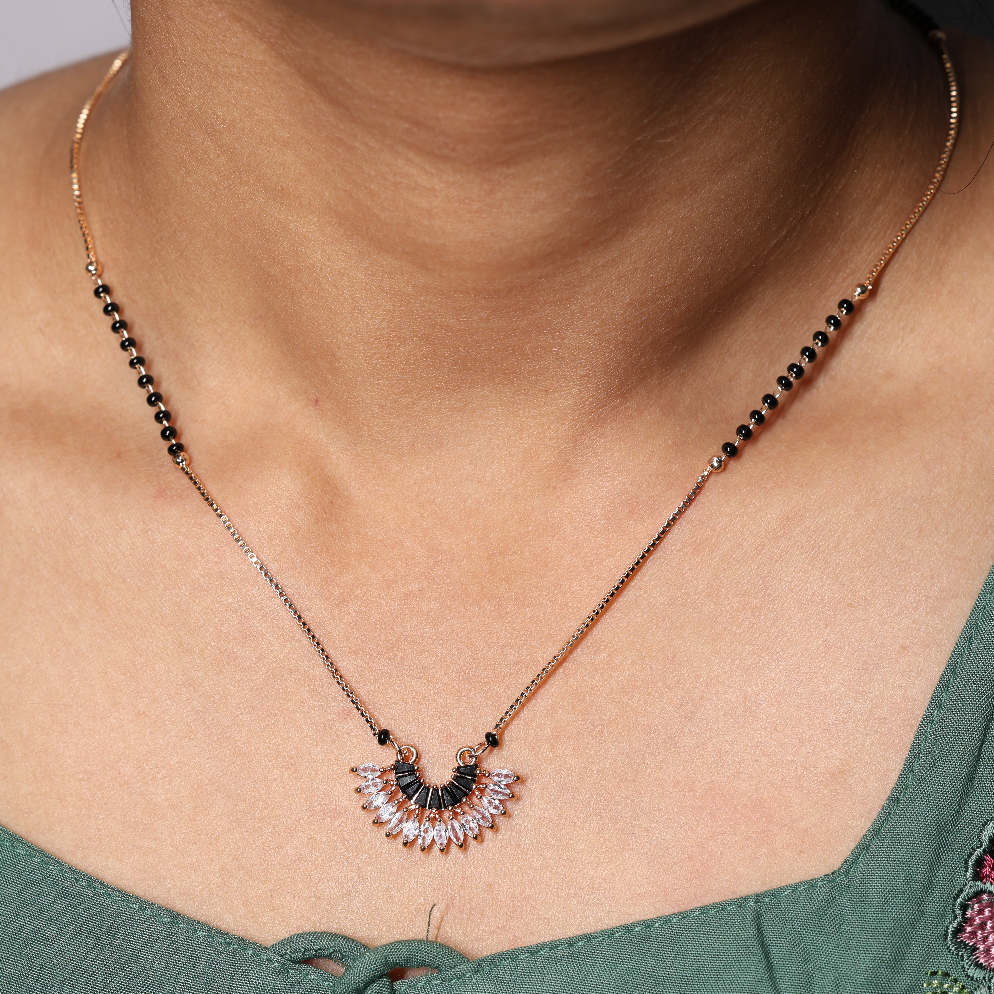 The Sunburst Fan Mangalsutra