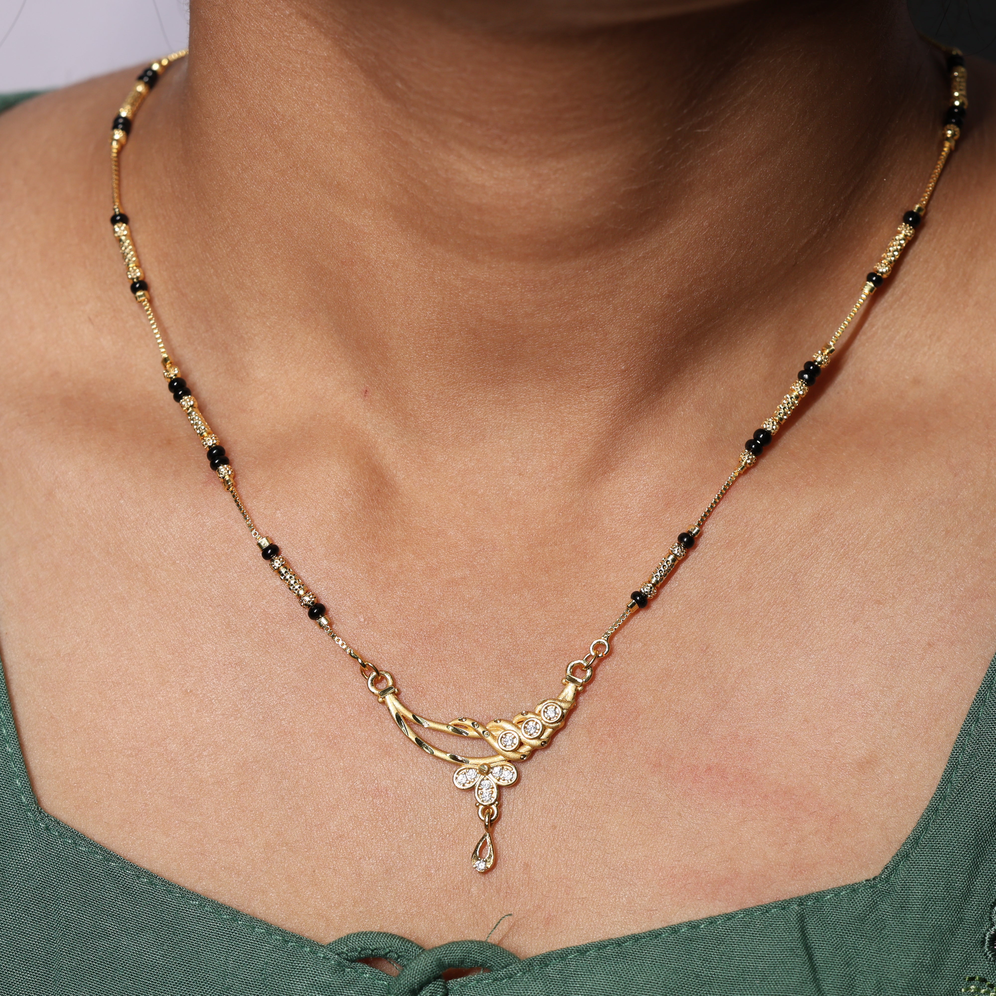 Curvy Floral Mangalsutra
